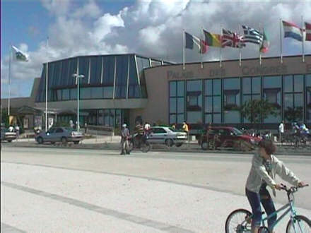 Das Kongreßzentrum und Fremdenverkehrsamt von Sant Jean de Monts
